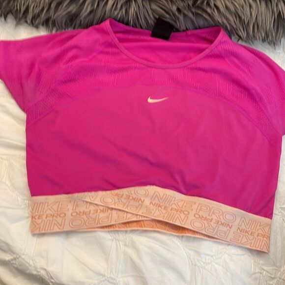 - NIKE DRY FIT CROSS FIT TOP NWOT Medium Pink - Picture 5 of 8